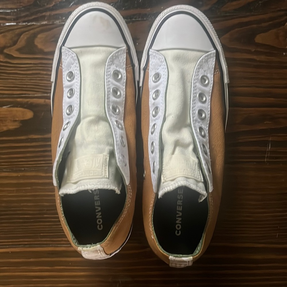 Converse All Star slip on. Never worn. Unisex. Mustard Brown, Creme and White